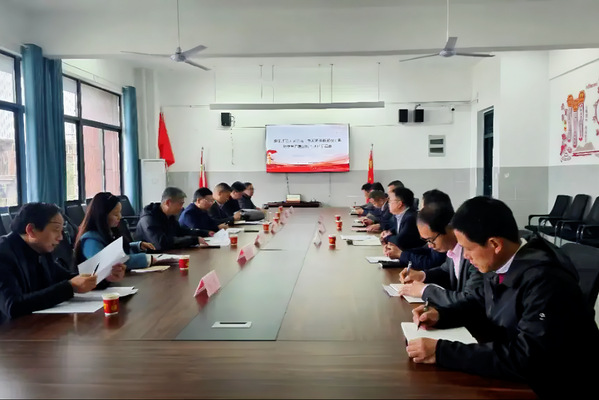 副校长刘美风率专家组赴附属新港园区实验中学开展诊断性评估工作