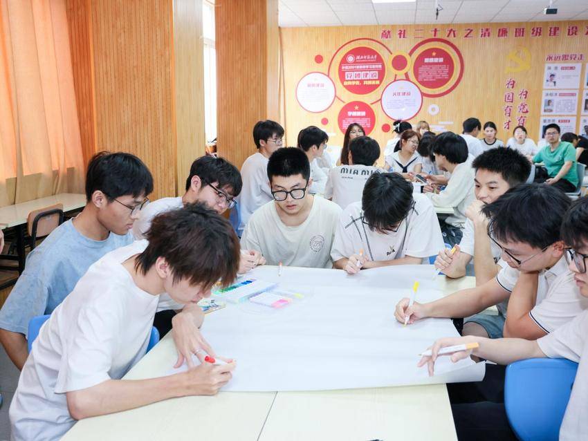 AI赋能青创成长 科创实践筑梦未来 我院成功举办青创大讲堂活动 (2).docx
