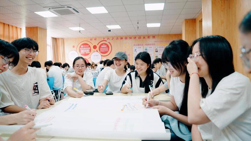 AI赋能青创成长 科创实践筑梦未来 我院成功举办青创大讲堂活动 (2).docx