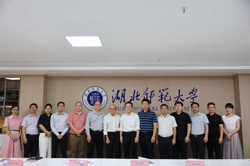 缅甸工商联合会高级顾问迈泰博士一行来访我校