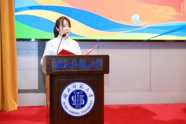 人工智能与计算机学院顺利举行“薪火·奋进”校友助学基金颁奖活动.docx