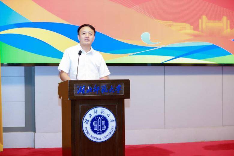 人工智能与计算机学院顺利举行“薪火·奋进”校友助学基金颁奖活动.docx